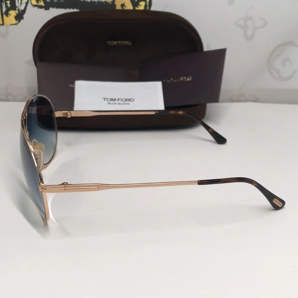 Tom Ford TF450 28P “Cliff” Aviator Sunglasses – Rose Gold / Gradient Blue